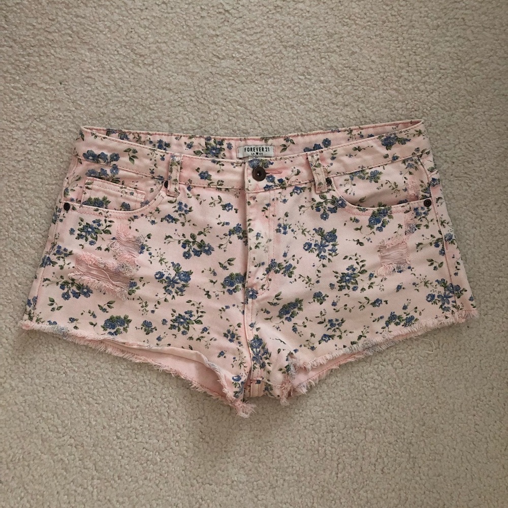 FOREVER 21 LA <3 CA shorts💞